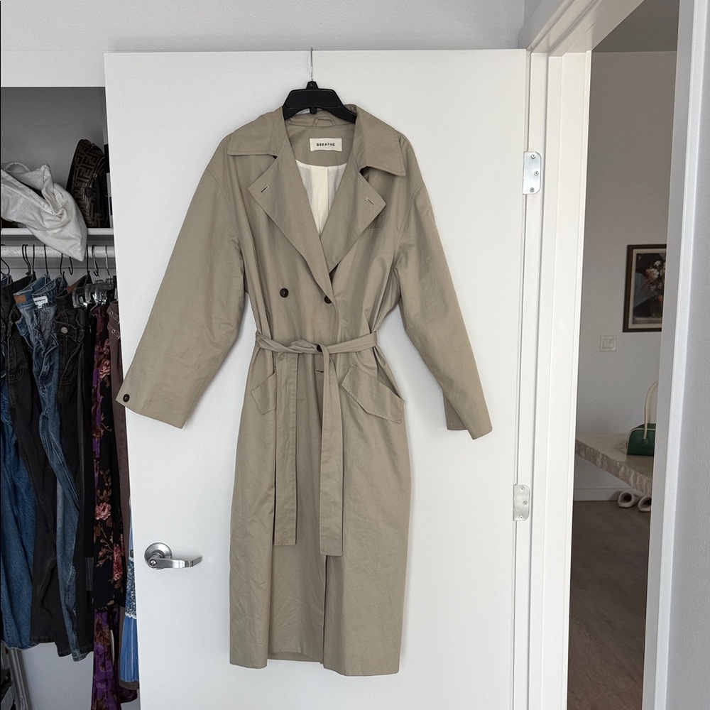 Frankie’s Shop Women's Beige Trench Coat
